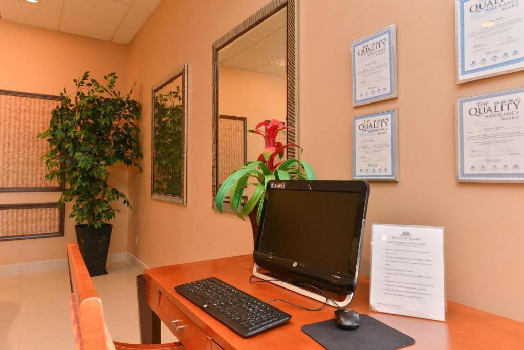 Americas Best Value Inn & Suites Victoria Luaran gambar