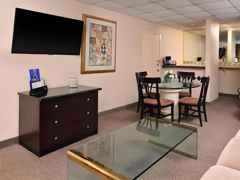 Americas Best Value Inn & Suites Victoria Luaran gambar
